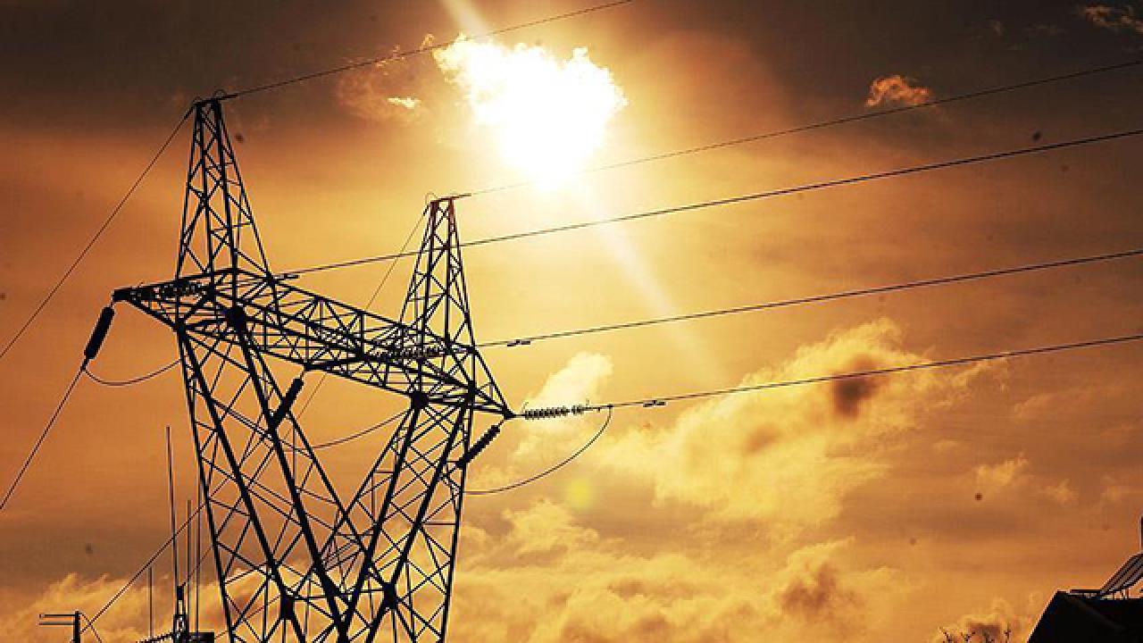 balkanlardaki-elektrik-kesintileri-hayati-olumsuz-etkiliyor