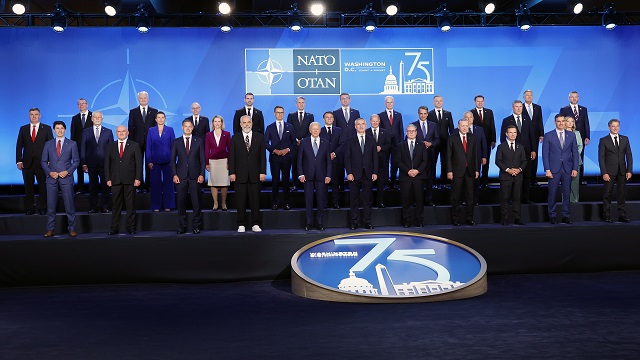 nato-zirvesinin-ilk-oturumu-basladi