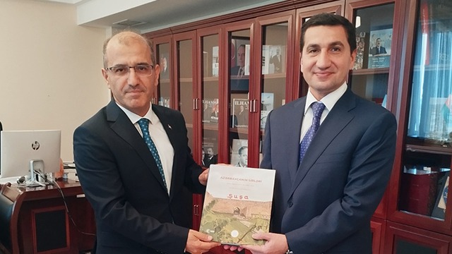 cumhurbaskanligi-iletisim-baskanliginca-yayimlanan-azerbaycanin-sirlari-kitab
