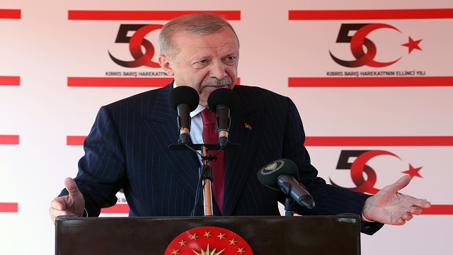 cumhurbaskani-erdogan-o-gun-tum-dunyaya-kibris-turkunun-yalniz-olmadigini-ve