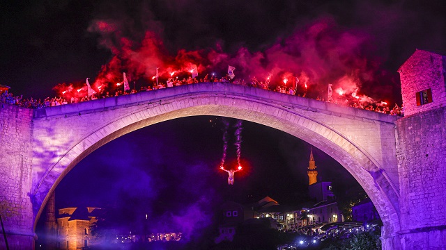 mostar-koprusunun-yeniden-yapilisinin-20nci-yili-kutlandi