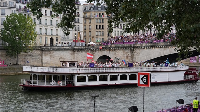paris-2024-olimpiyat-oyunlari-gorkemli-bir-torenle-acildi