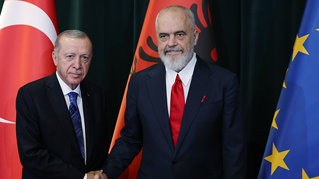 cumhurbaskani-erdogan-arnavutluk-basbakani-rama-ile-gorustu