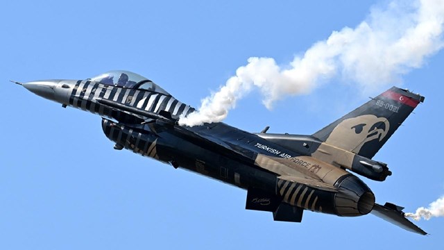 soloturk-kktcdeki-cumhuriyet-bayrami-etkinliklerinde-gosteri-ucusu-yapacak