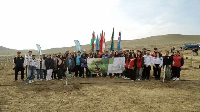 azerbaycanda-111-bin-111-fidan-toprakla-bulustu