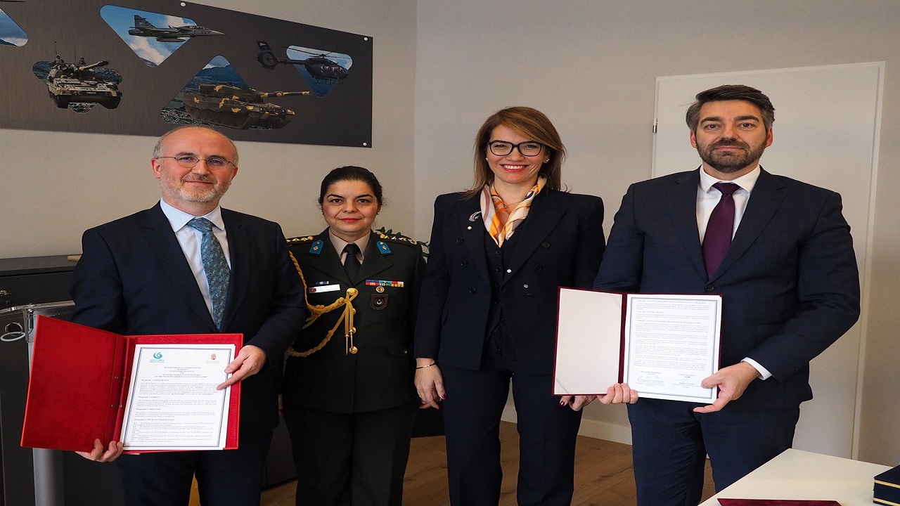 budapeste-yee-ile-macar-milli-savunma-bakanligi-turkce-egitimi-icin-protokol-imz