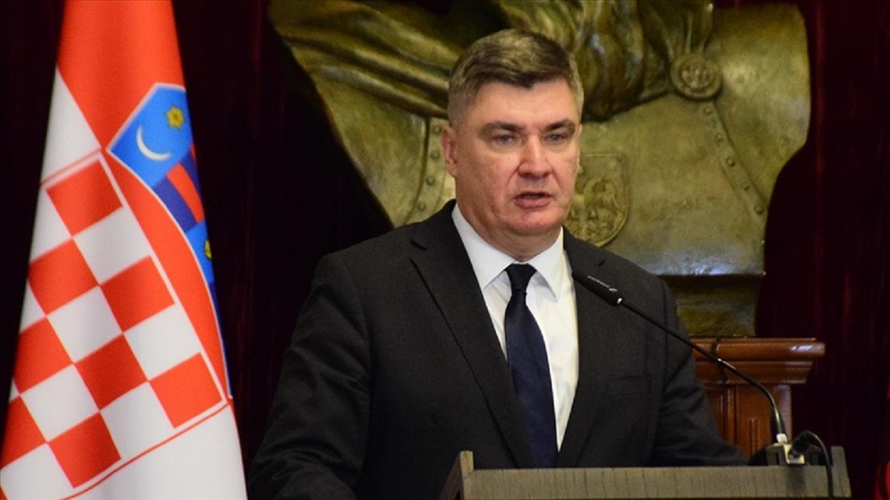 hirvatistanda-cumhurbaskani-secilen-milanovic-yemin-ederek-gorevine-basladi