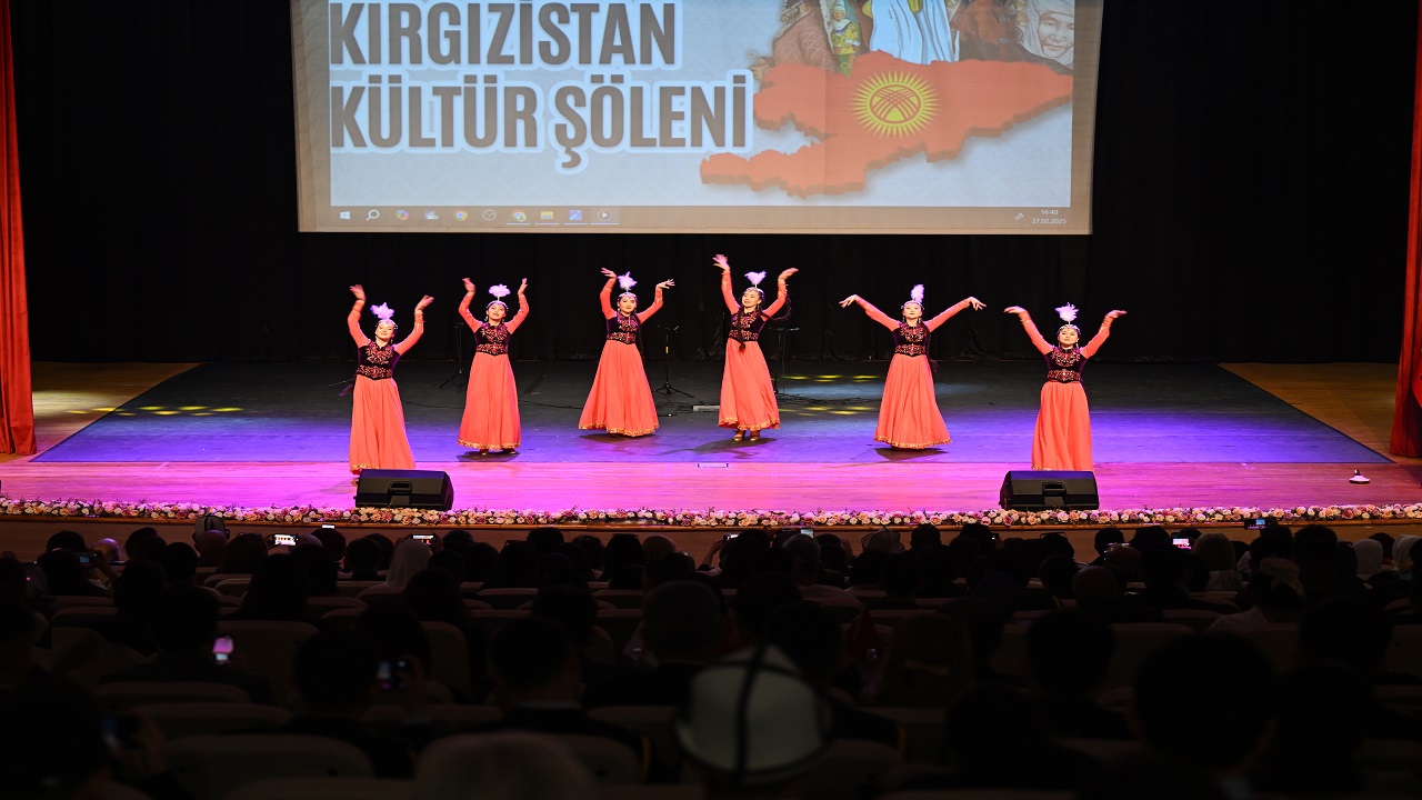 ankarada-kirgizistan-kultur-soleni-duzenlendi