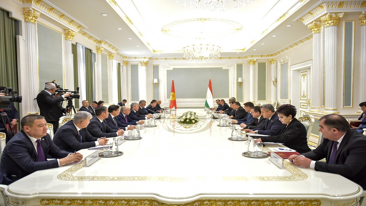kirgizistan-ve-tacikistan-ortak-ticaret-hacmini-500-milyon-dolara-cikarmayi-hed