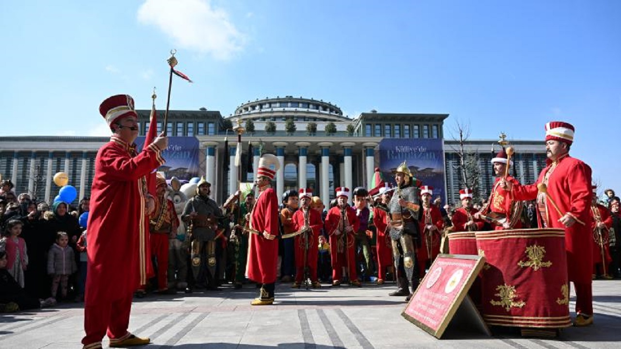 kulliye-de-ramazan-programi-coskuyla-devam-ediyor