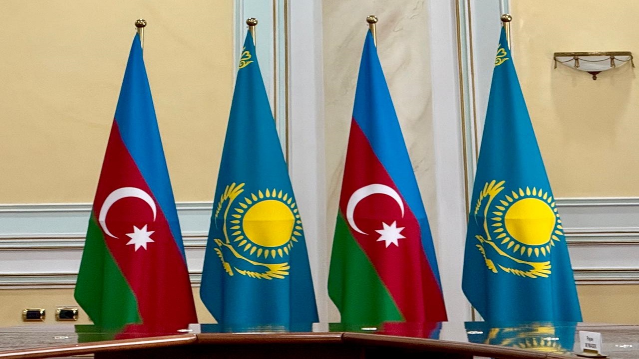 kazakistan-ve-azerbaycan-hazar-denizinden-tasinan-yuk-hacmini-10-milyon-tona-c