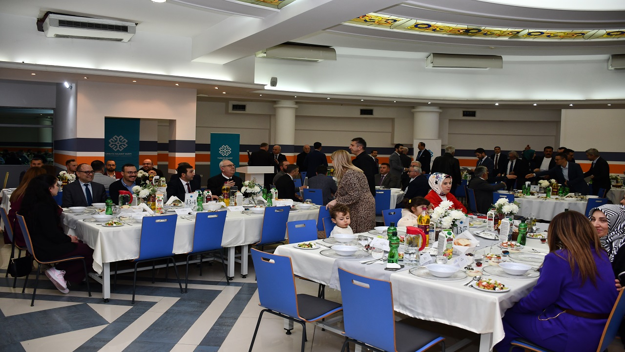 turkiye-maarif-vakfi-uskupte-iftar-programi-duzenledi
