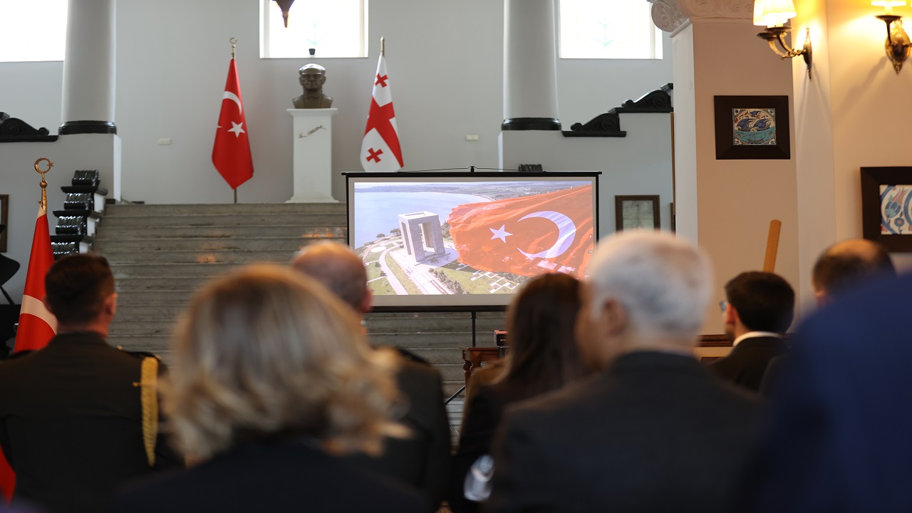 gurcistanda-canakkale-deniz-zaferinin-110-yil-donumu-kutlandi