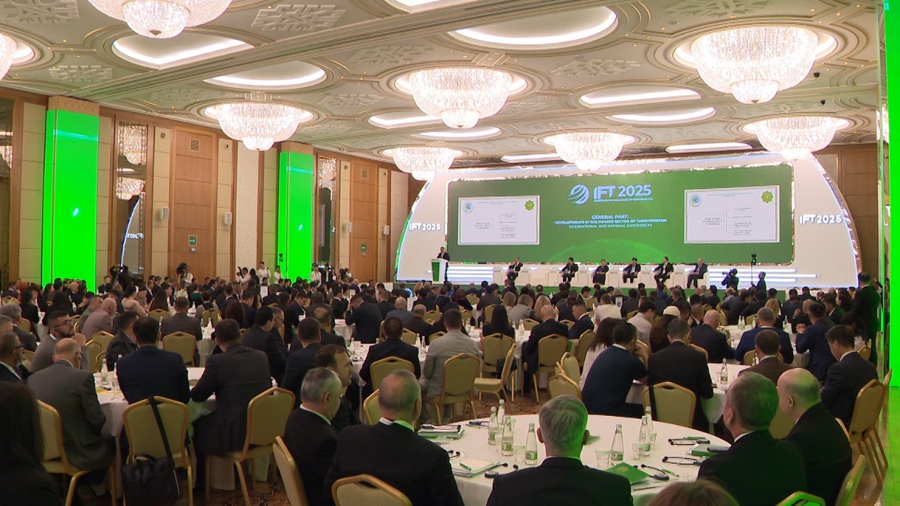 turkmenistanda-turkmenistanin-gelecegine-yatirimlar-forumu-duzenlendi