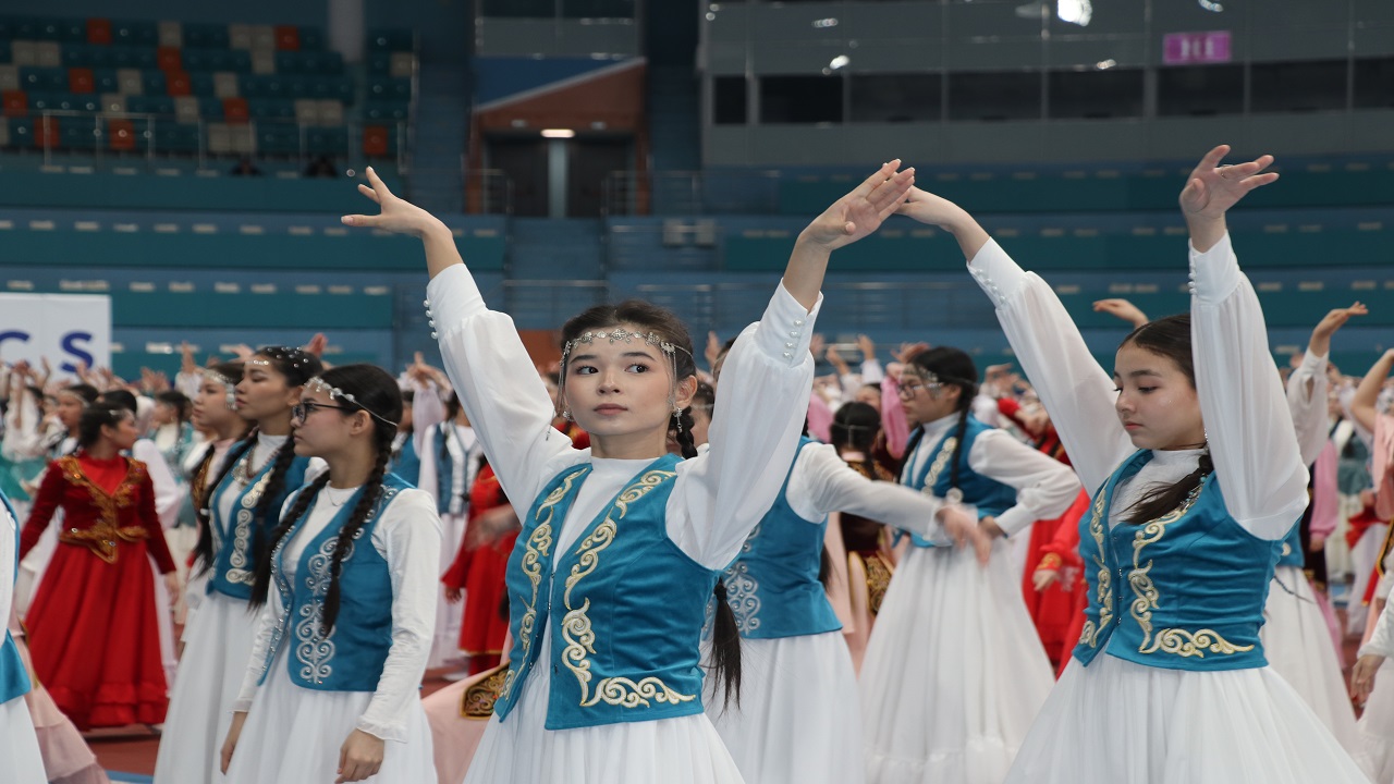 kazakistanda-milli-kiyafet-gunu-kutlandi