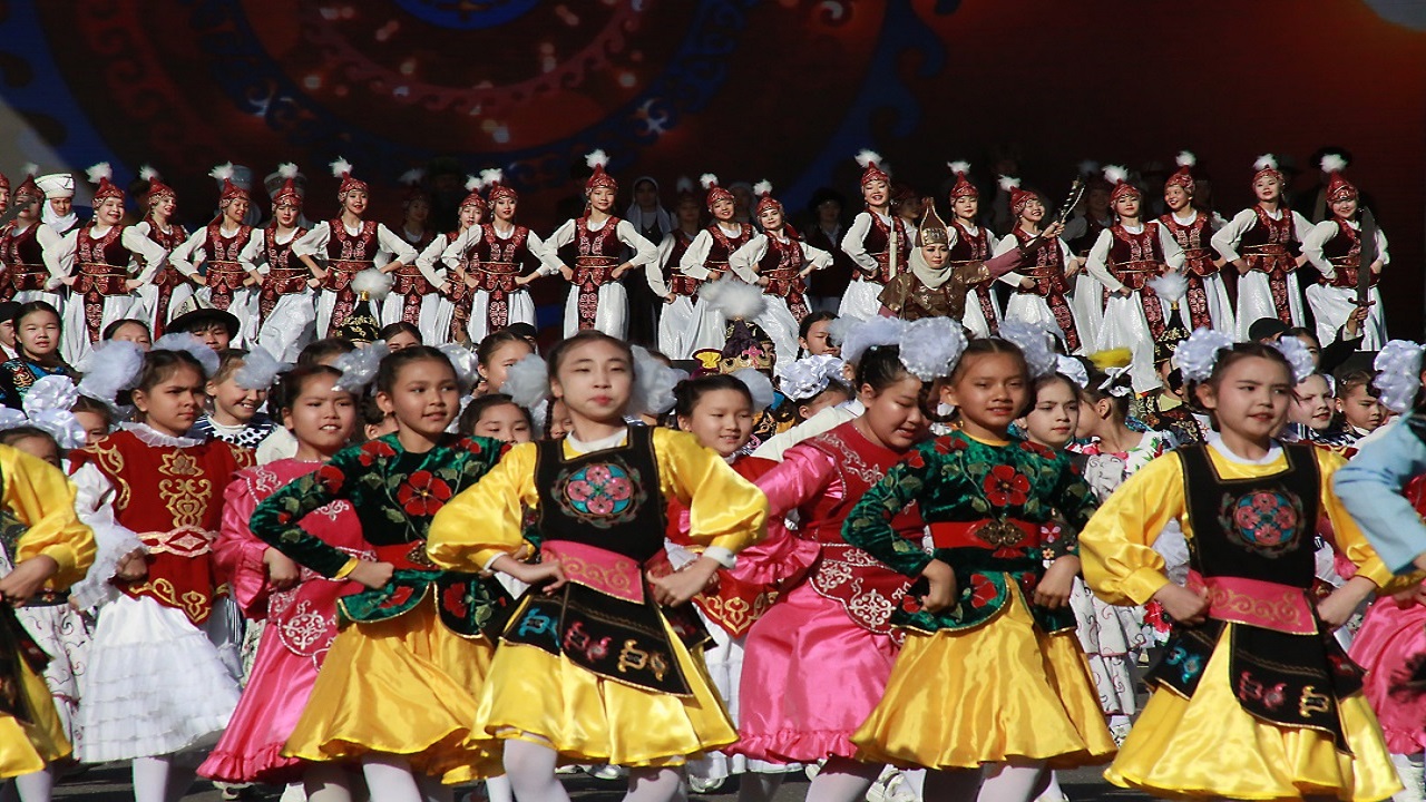 kirgizistanda-baharin-gelisini-simgeleyen-nevruz-bayrami-kutlaniyor