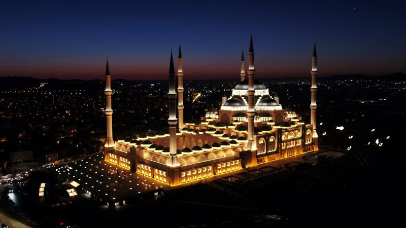 bin-aydan-daha-hayirli-kadir-gecesi-bugun-idrak-edilecek
