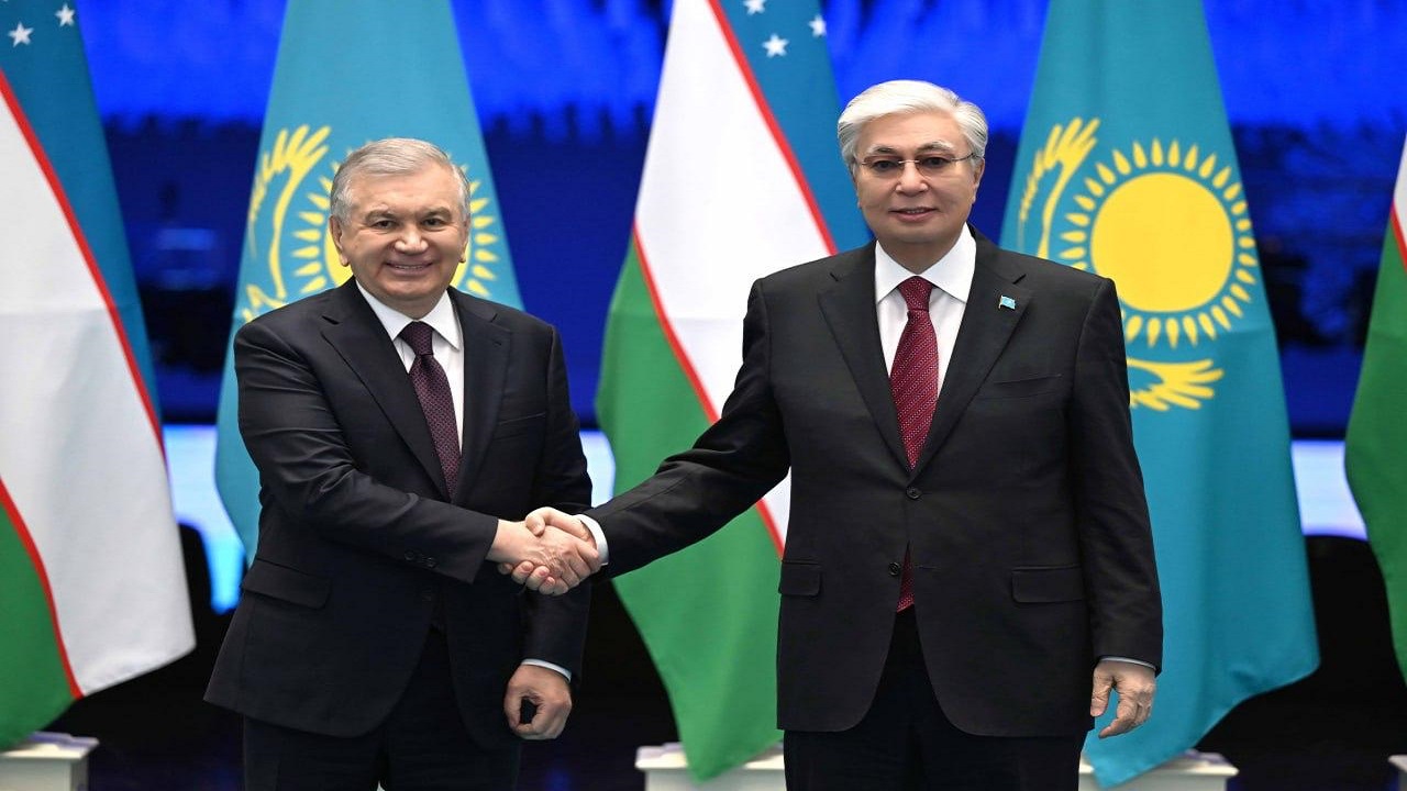 kazakistan-ve-ozbekistan-liderleri-almatida-gayriresmi-gorusme-yapti