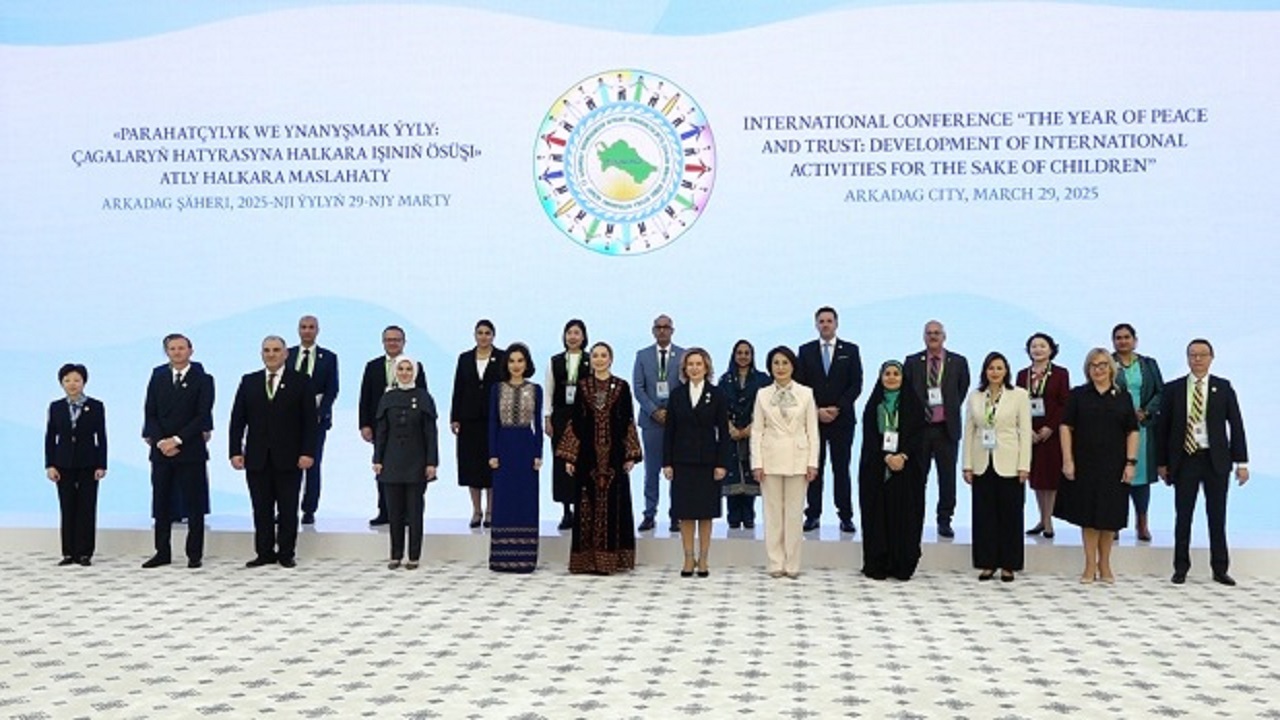 aile-ve-sosyal-hizmetler-bakani-mahinur-ozdemir-goktas-turkmenistanda