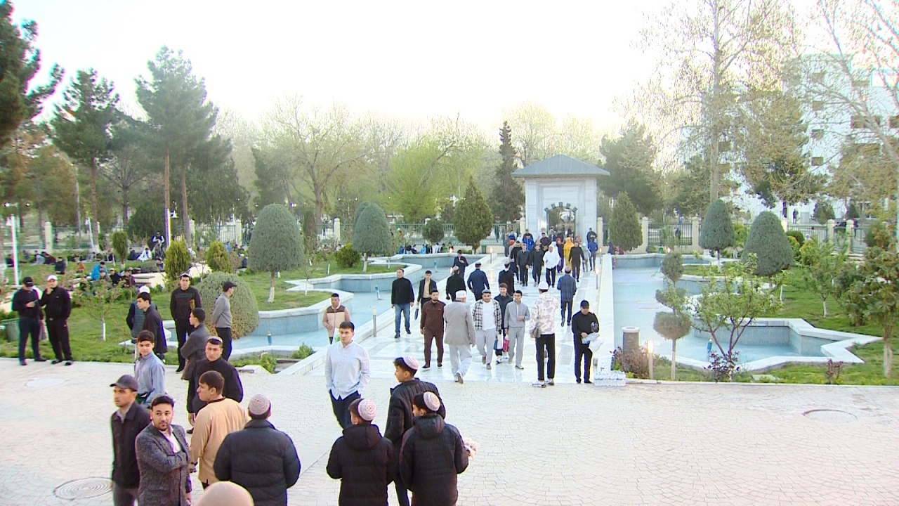 turkmenistanda-bayramda-camiler-doldu-tasti-gonullerde-huzur-vardi