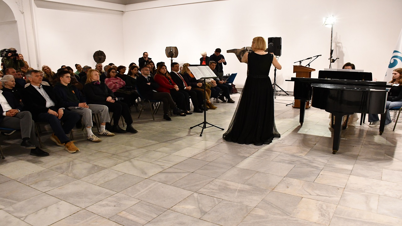 uskup-yunus-emre-enstitusunce-flut-piyano-duo-konseri-duzenlendi