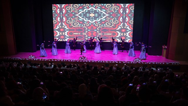 yee-turkce-turkoloji-ve-tematik-yaz-okullari-icin-acilis-programi-duzenledi