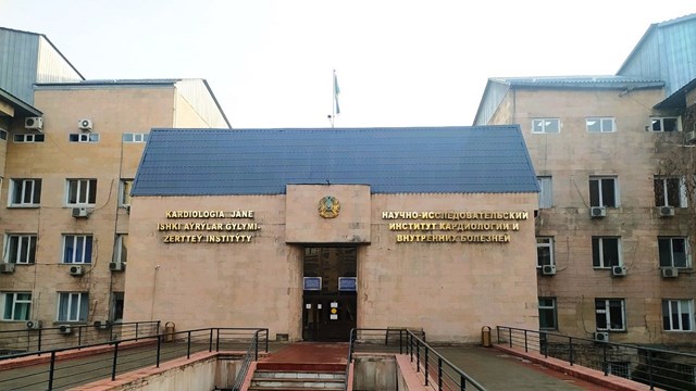 kazakistan-da-tibbi-bir-ilk-kalpte-benzersiz-operasyon-gerceklestirildi