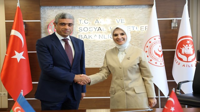 turkiye-ve-azerbaycan-bakanlari-aile-ve-sosyal-hizmetler-konularini-gorustu