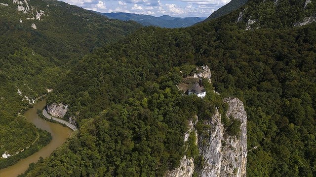 bosna-hersekteki-fethin-simgesi-kuslat-camisi-5-asirdan-fazladir-ayakta