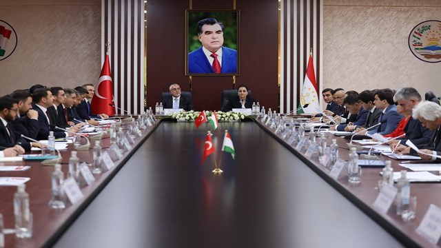 calisma-ve-sosyal-guvenlik-bakani-vedat-isikhan-tacikistani-ziyaret-etti