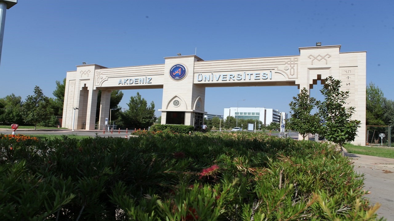 akdeniz-universitesinden-23-akademisyen-dunyanin-en-etkili-bilim-insanlari-list