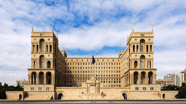 11-baku-uluslararasi-kitap-fuari-kapilarini-aciyor