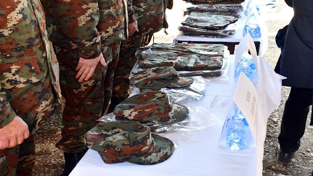 kuzey-makedonyada-turkiyeden-temin-edilen-askeri-techizat-ve-uniformalarin-tan