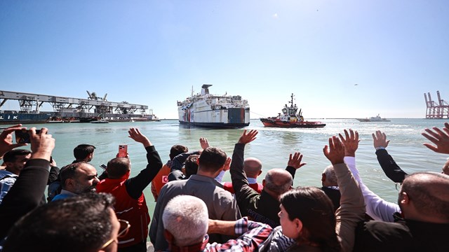 gazzeye-umut-tasiyan-17-iyilik-gemisi-mersin-limanindan-ugurlandi