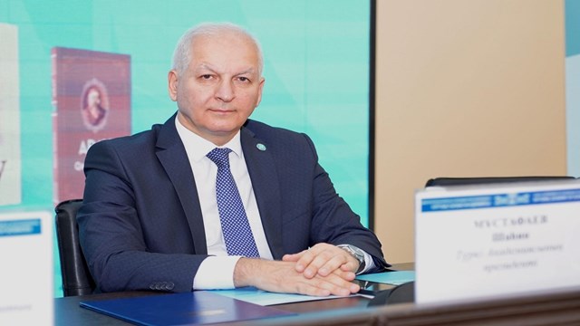 turk-akademisi-baskani-mustafayev-ortak-turk-alfabesi-ile-yayinlara-basladiklari