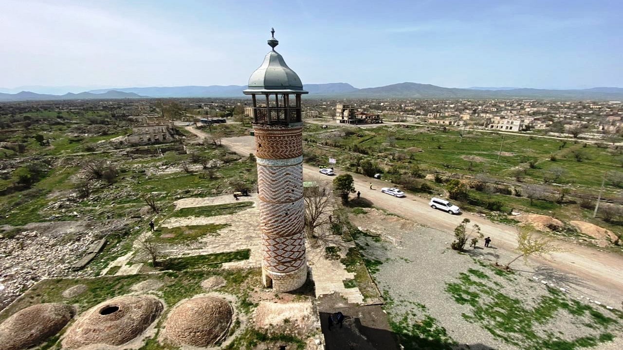 azerbaycan-da-kurtarilmis-topraklarin-yeniden-insasi-icin-milyarlarca-manatlik-h