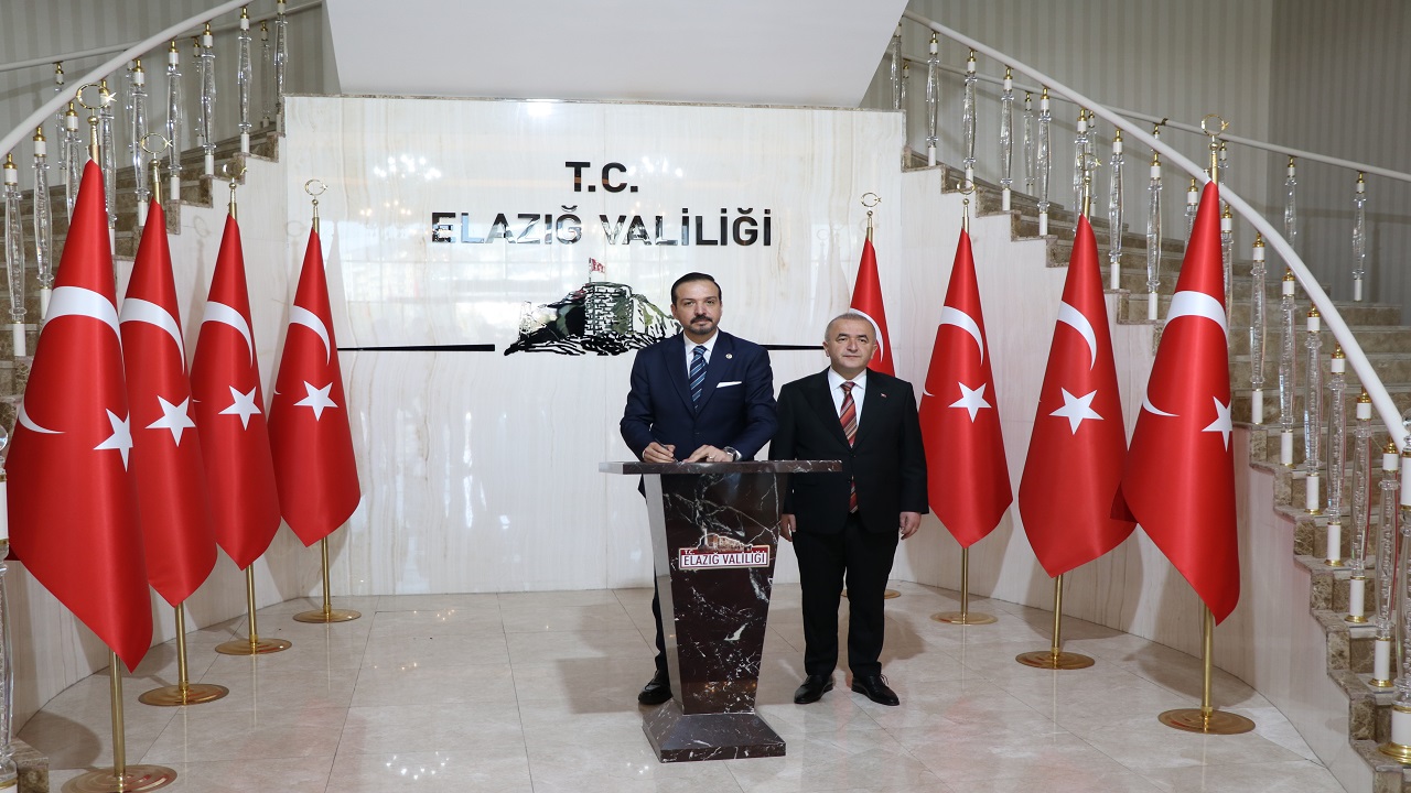 kursad-zorlu-turk-dunyasi-yuzyili-hedefi-turkiye-yuzyilinin-ayrilmaz-bir-parca