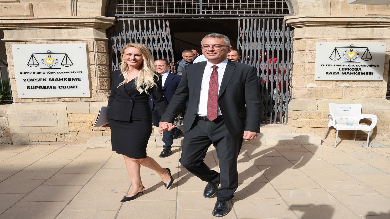 kktcnin-6-cumhurbaskani-secilen-tufan-erhurman-mazbatasini-aldi