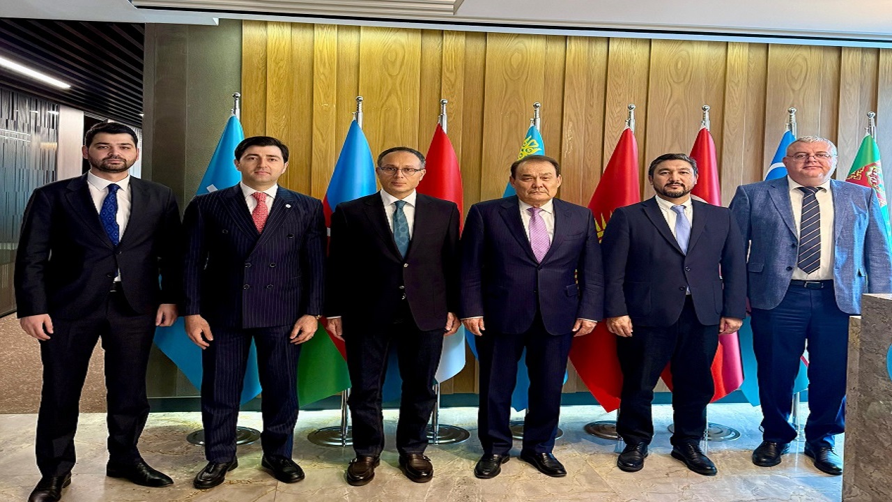 turkpa-genel-sekreteri-ramil-hasan-turk-yatirim-fonu-baskani-amrayev-ile-gorust