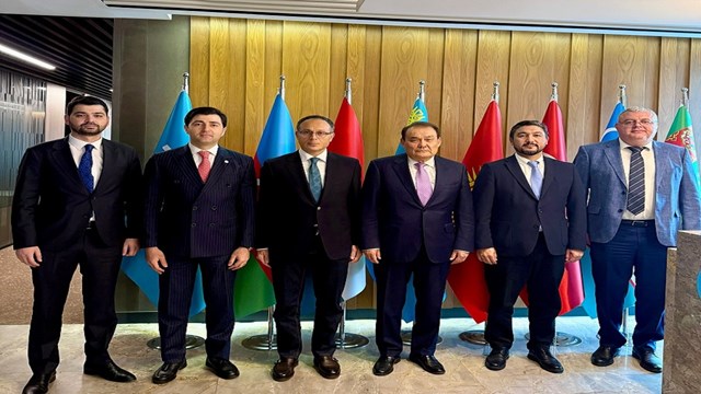 turkpa-genel-sekreteri-ramil-hasan-turk-yatirim-fonu-baskani-amrayev-ile-gorust