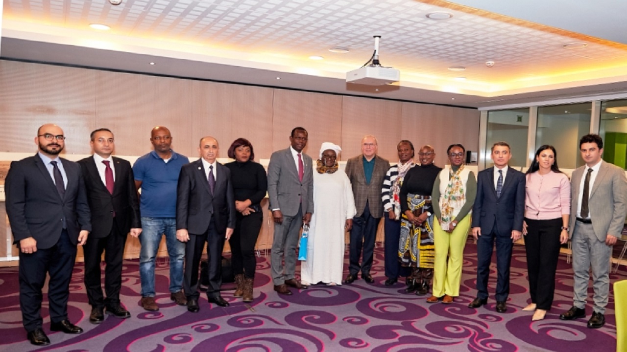 bati-azerbaycanlilarin-geri-donus-hakki-brukselde-konusuldu