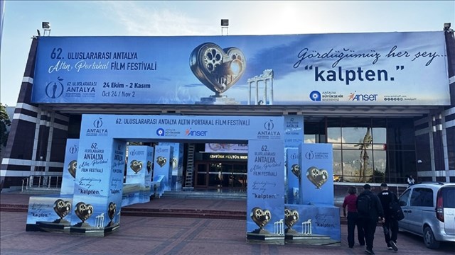 dunyanin-ilk-yapay-zeka-belgeseli-altin-portakalda-seyirciyle-bulustu