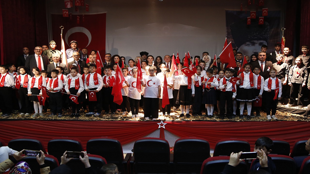 kirgizistanda-turkiye-cumhuriyetinin-102-yili-kutlandi