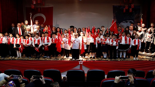 kirgizistanda-turkiye-cumhuriyetinin-102-yili-kutlandi