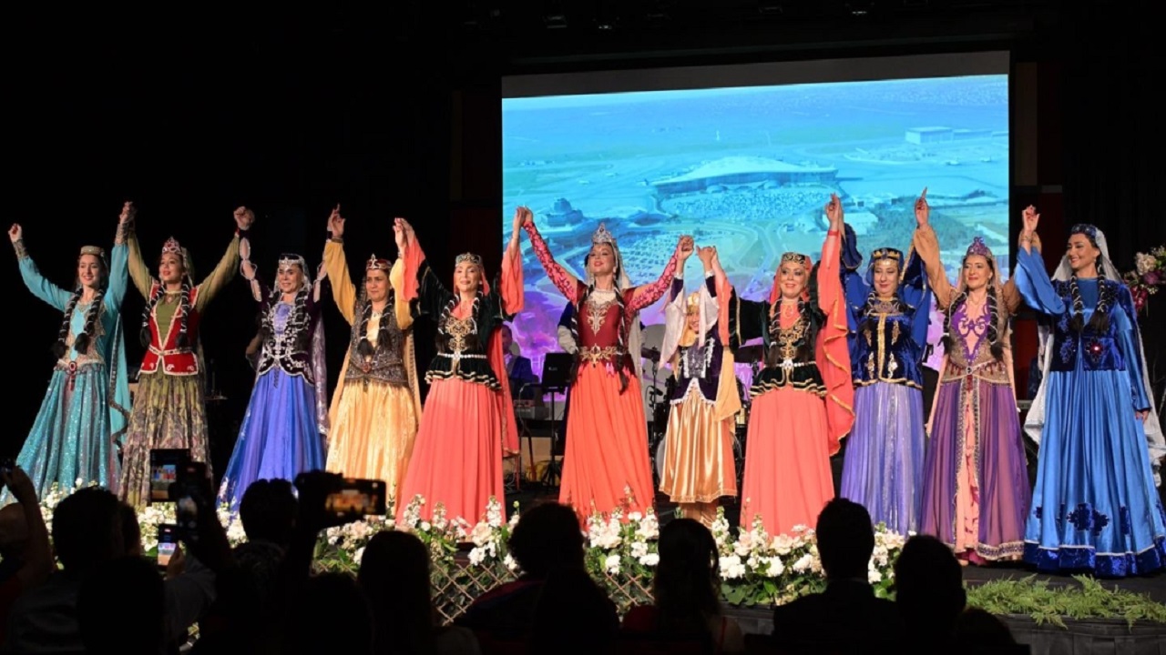 azerbaycan-in-8-kasim-zafer-bayrami-dunyanin-dort-bir-yaninda-kutlaniyor