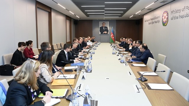 azerbaycan-disisleri-bakani-nato-heyetiyle-bir-araya-geldi