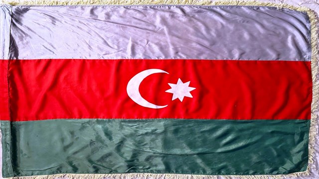 9-kasim-azerbaycan-devlet-bayragi-gunu-bayragin-1950lerdeki-gizli-yolculugu