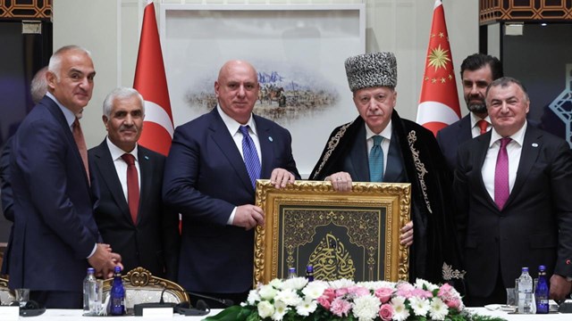 cumhurbaskani-erdogan-ahiska-turku-surgununun-acisini-hala-yuregimizde-hissedi