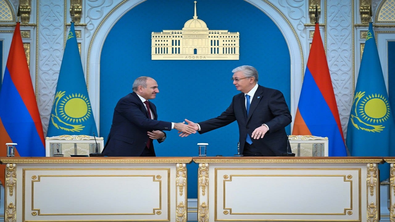 kazakistan-ve-ermenistan-iliskilerini-stratejik-ortaklik-seviyesine-cikardi