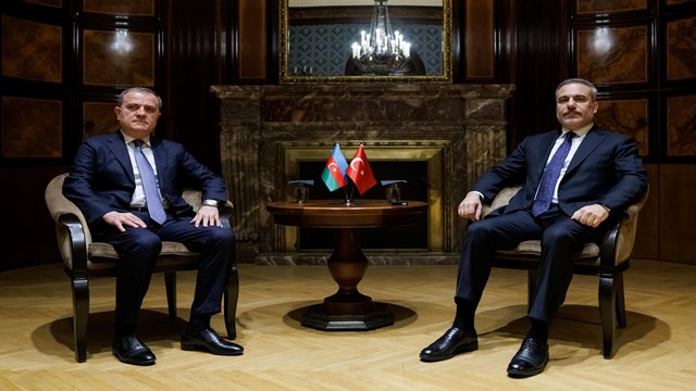 fidan-ve-bayramov-viyanada-bir-araya-geldi